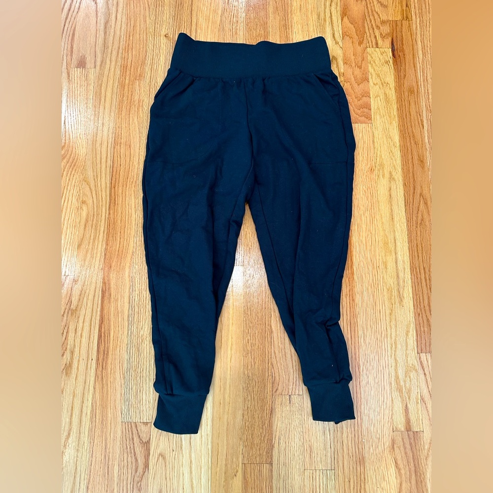 NWT Black Nike Yoga Flow Hyper 7/8 length, Mid Rise